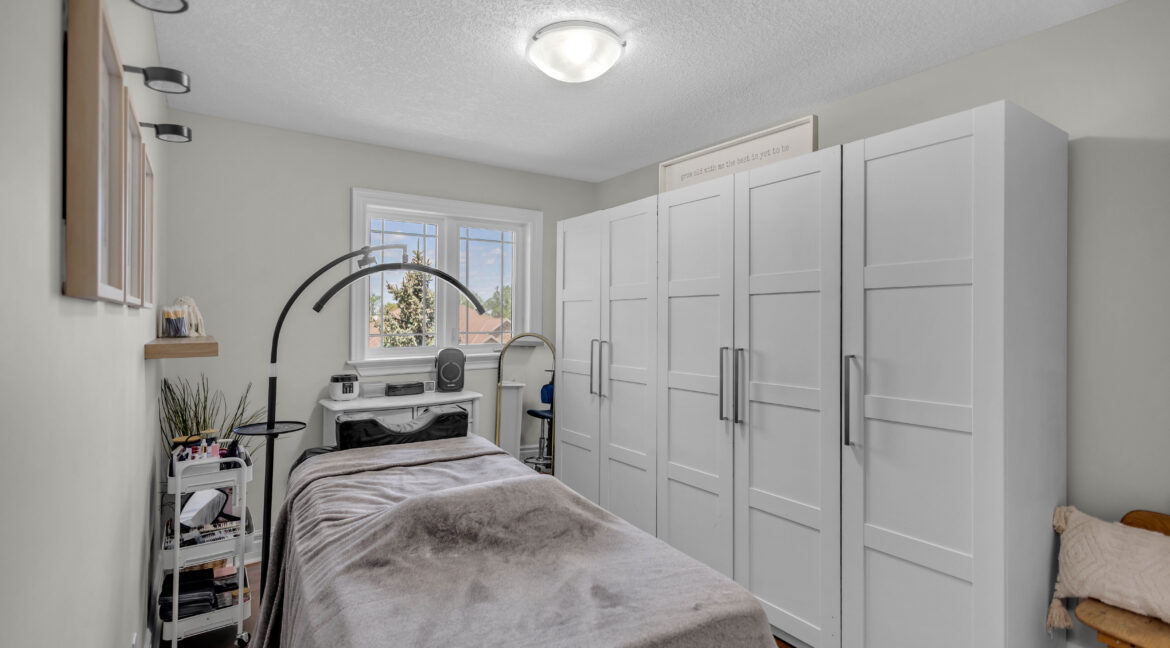 30 Farrow Rd-31