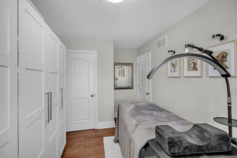 30 Farrow Rd-32