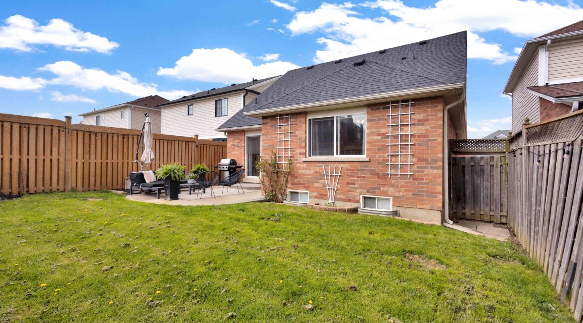 35 Gaydon Way-38