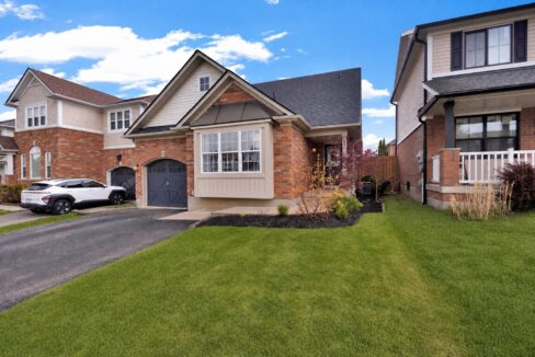 35_gaydon_way_no_dandelions