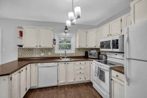 218 Mechanic St W-10