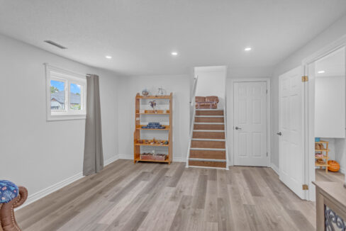 218 Mechanic St W-20