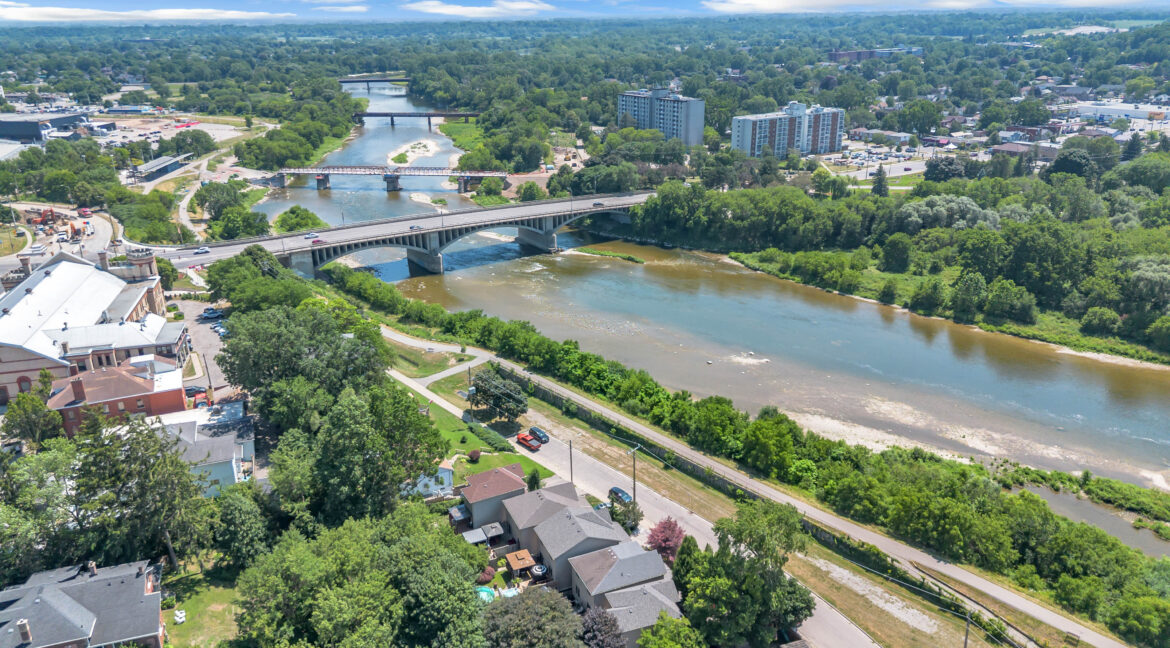 5A Grand River Ave-35