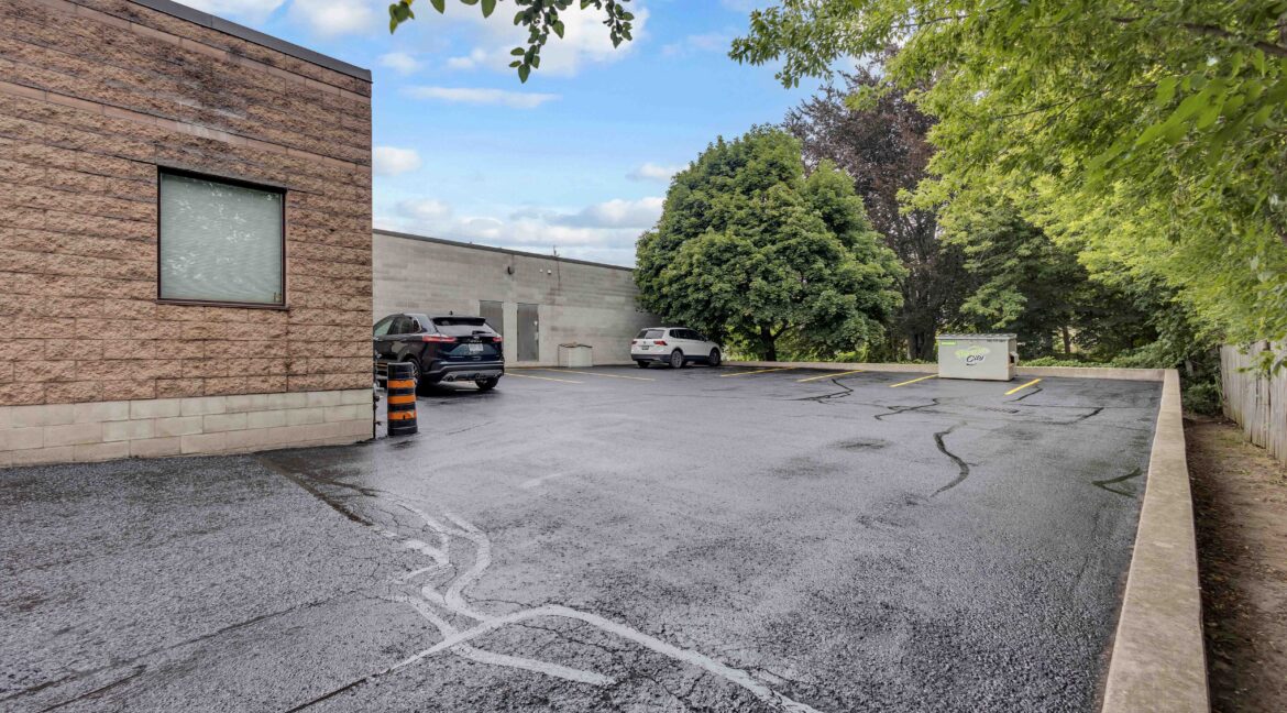 247 King George Rd-13