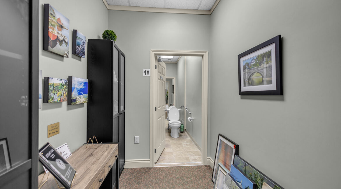 247 King George Rd-17