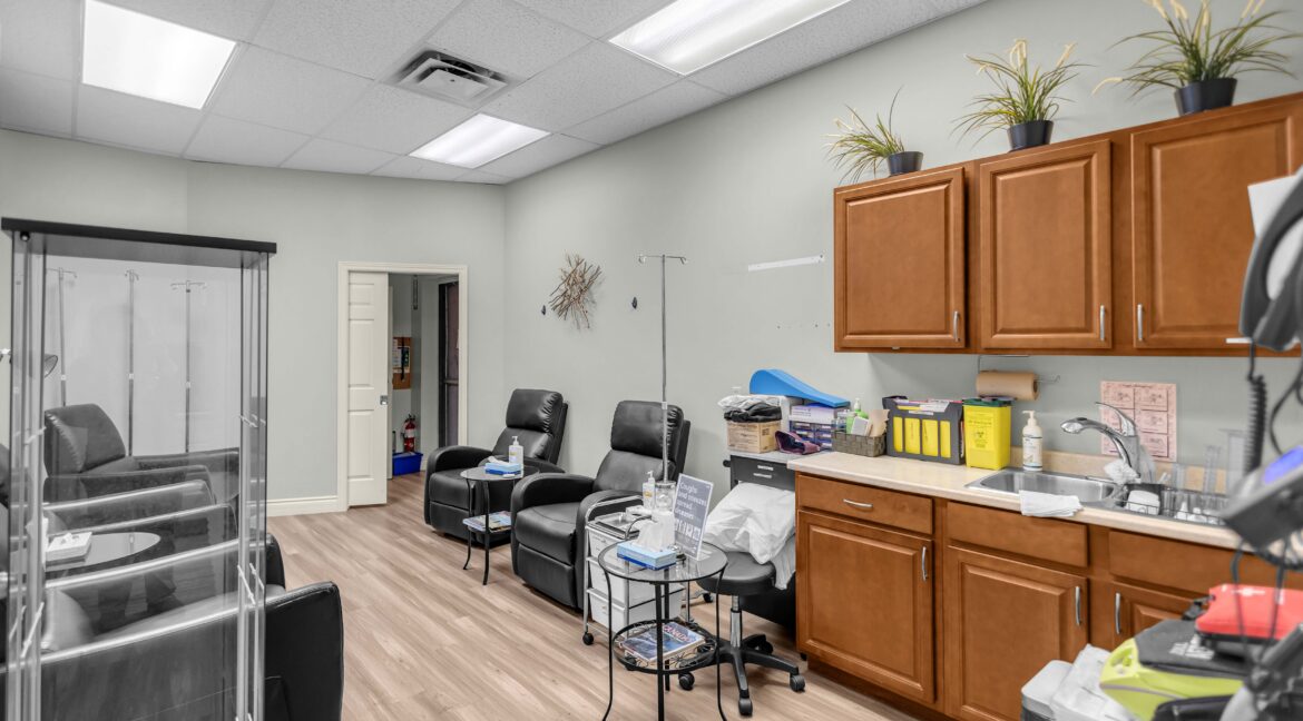 247 King George Rd-30