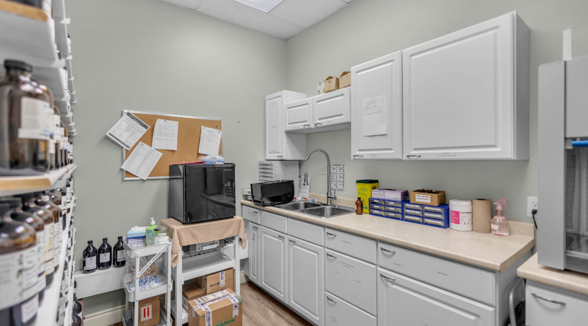 247 King George Rd-31