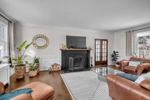 11 Hawarden Ave-11