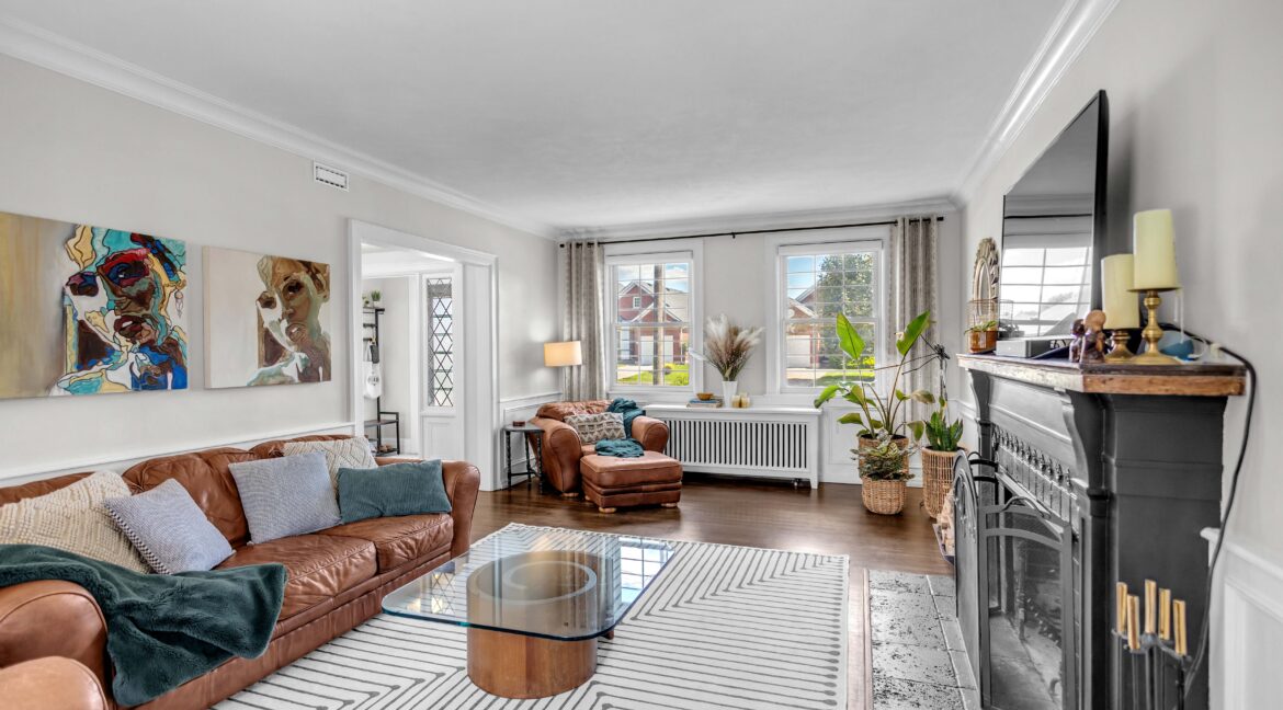 11 Hawarden Ave-12