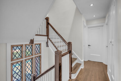 11 Hawarden Ave-16