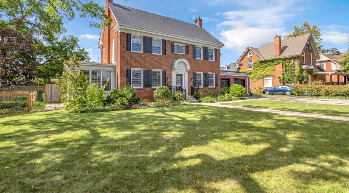 11 Hawarden Ave-2