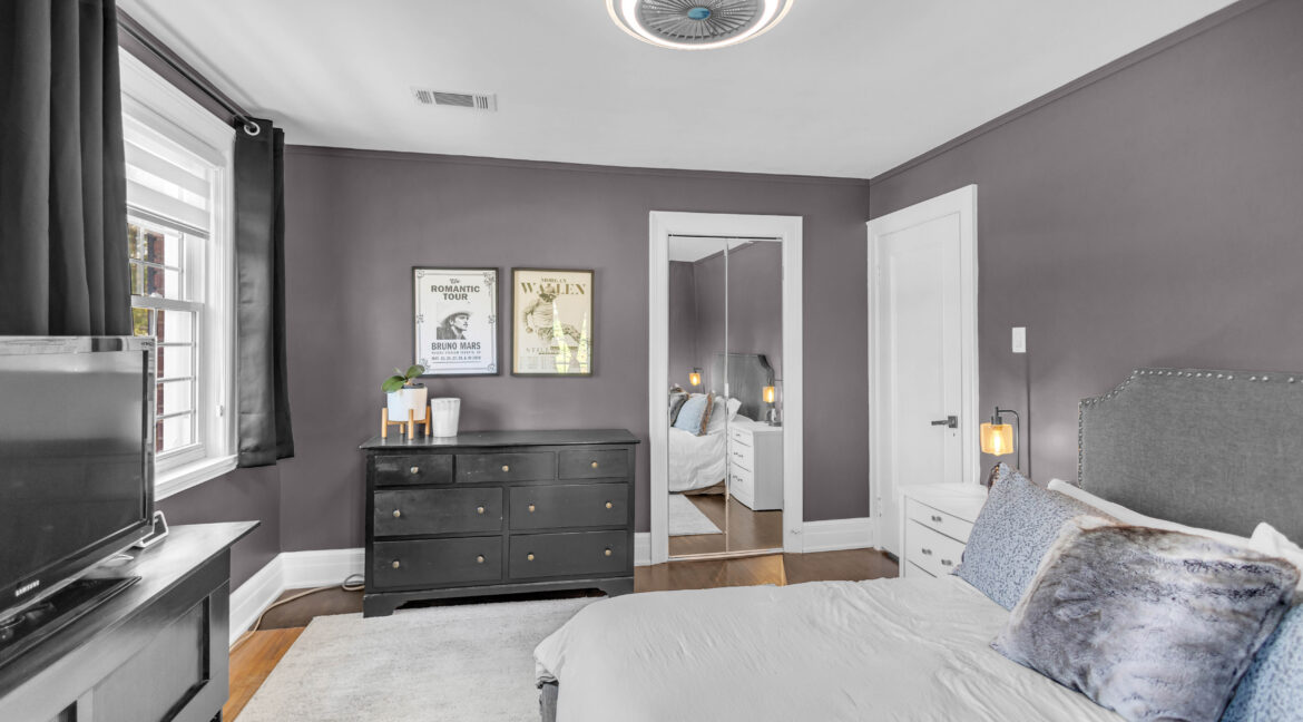 11 Hawarden Ave-22