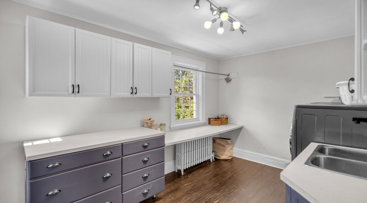 11 Hawarden Ave-24