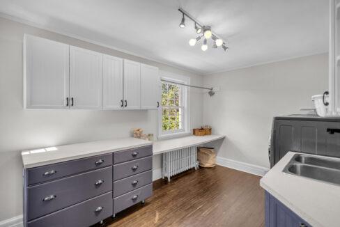 11 Hawarden Ave-24