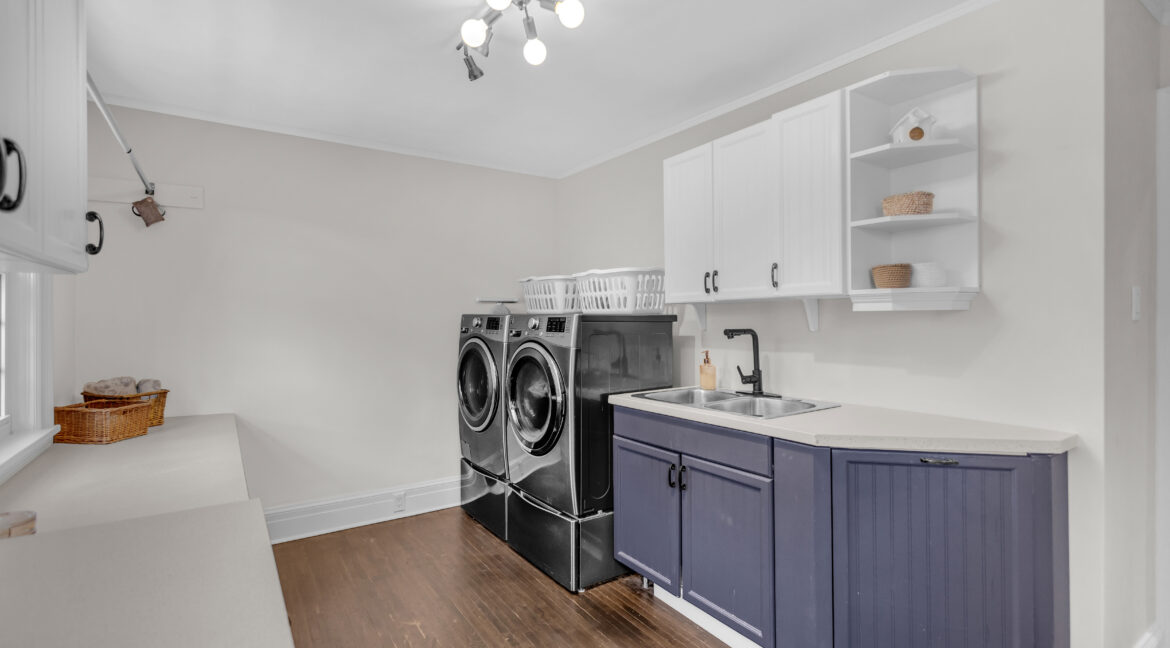 11 Hawarden Ave-25