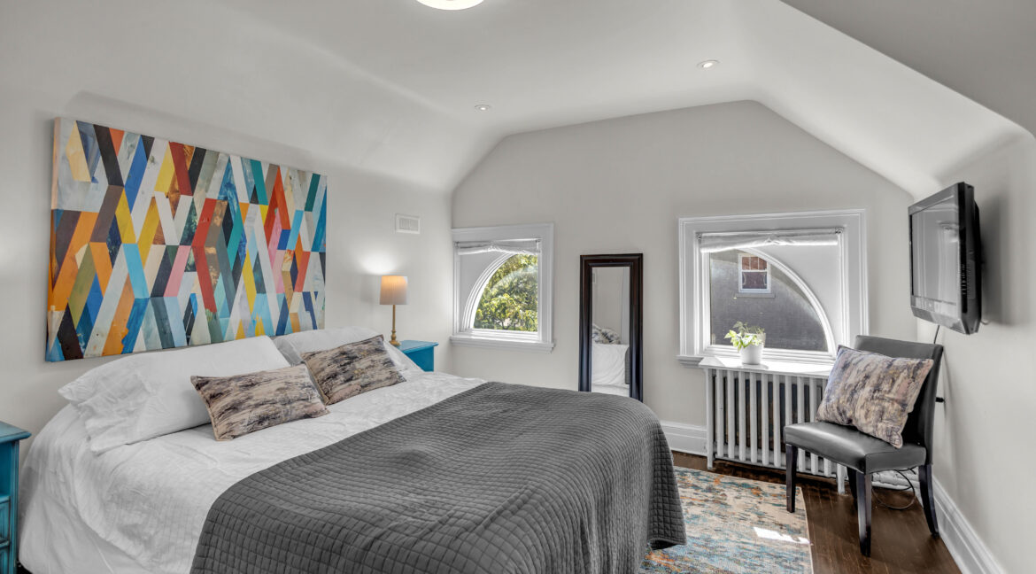 11 Hawarden Ave-26