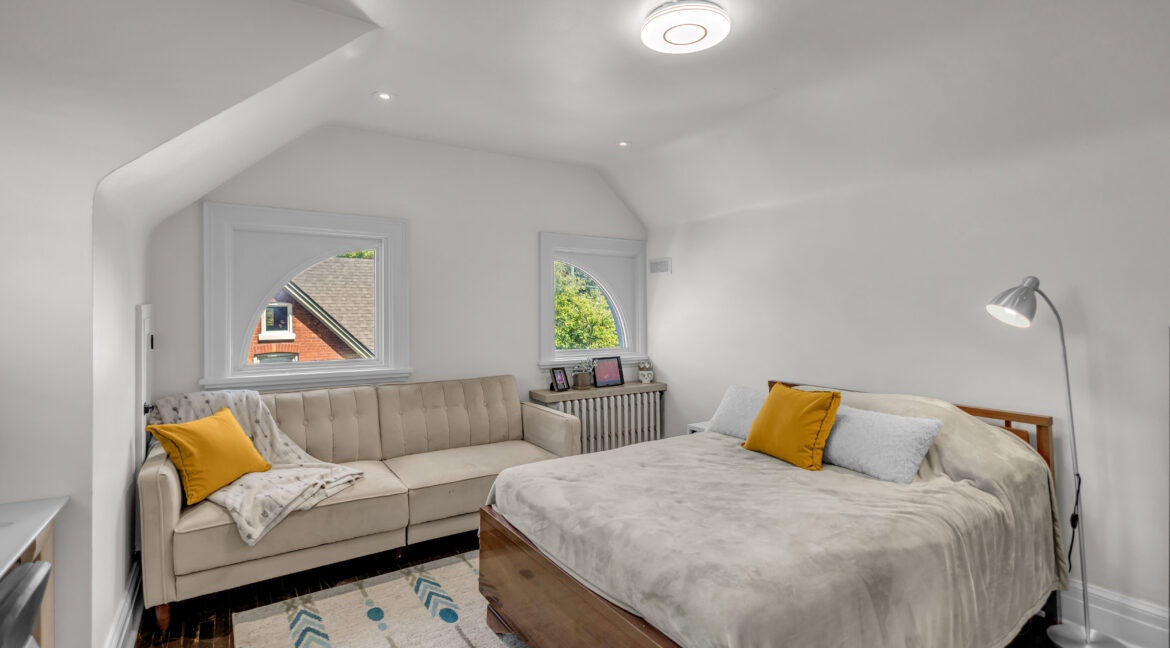 11 Hawarden Ave-28