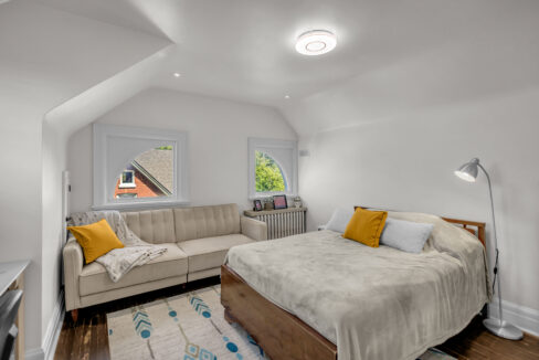11 Hawarden Ave-28