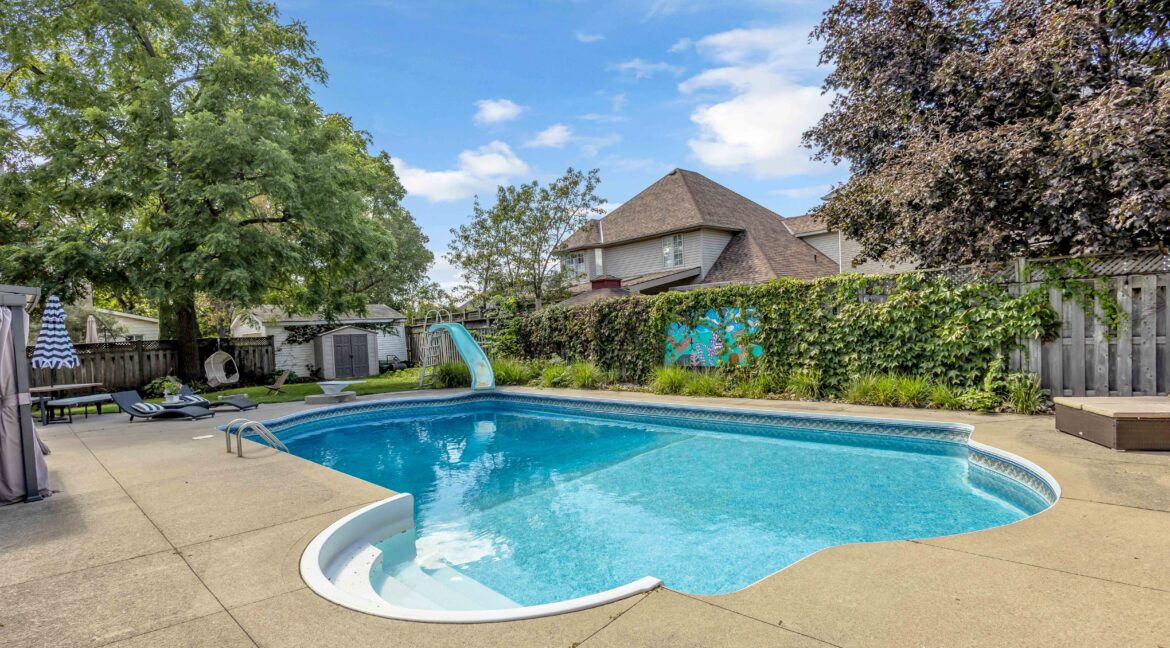 11 Hawarden Ave-32