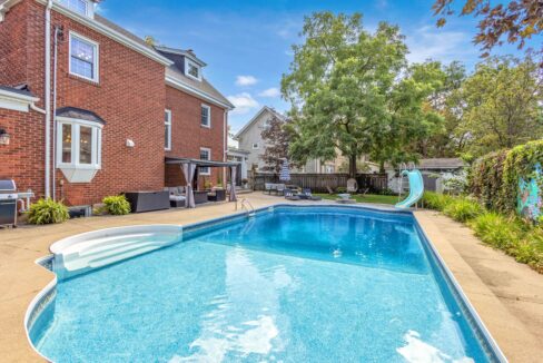 11 Hawarden Ave-34