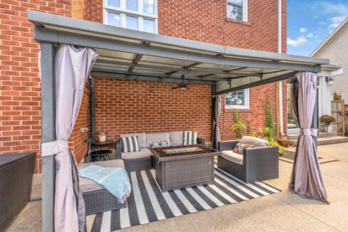 11 Hawarden Ave-35