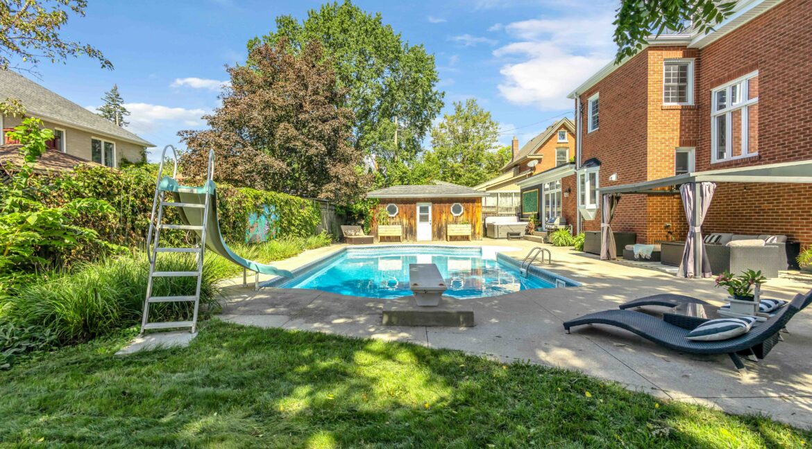 11 Hawarden Ave-38