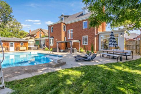 11 Hawarden Ave-40