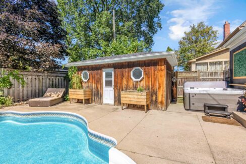 11 Hawarden Ave-41