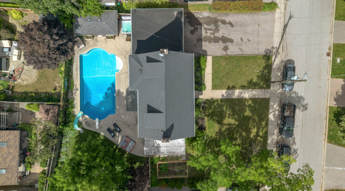 11 Hawarden Ave-43