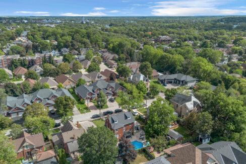 11 Hawarden Ave-46