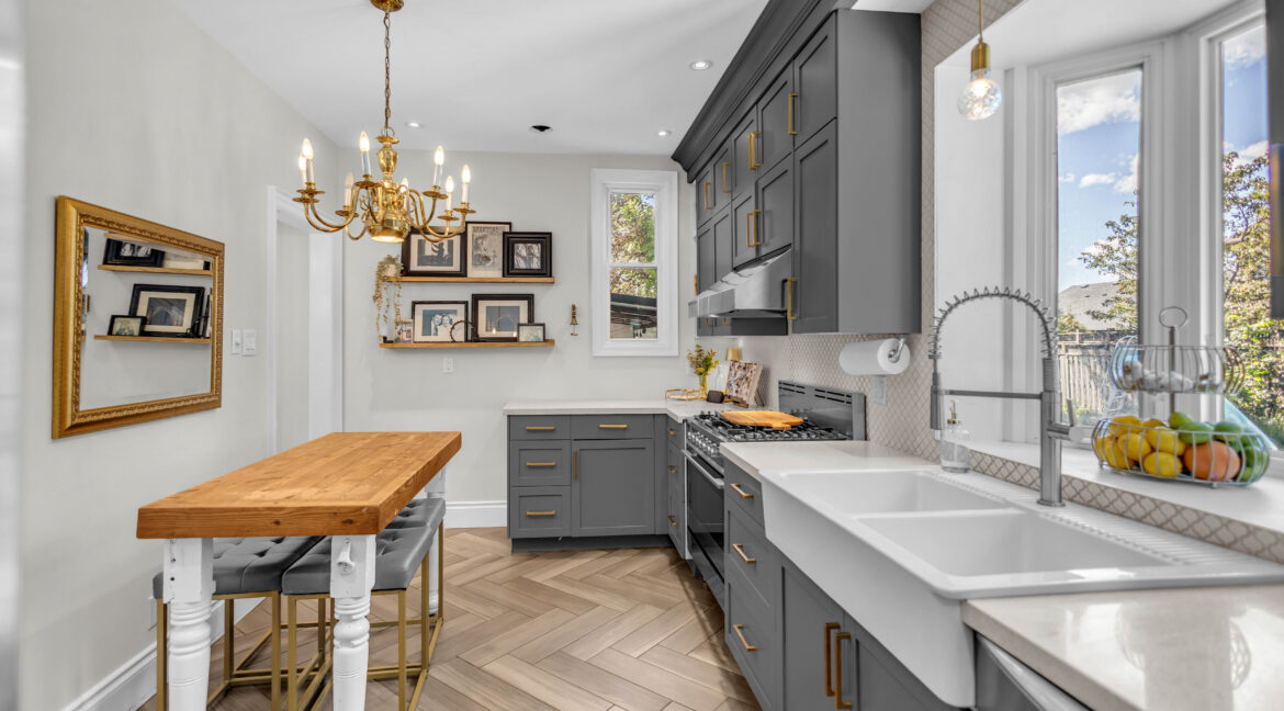 11 Hawarden Ave-9
