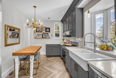 11 Hawarden Ave-9